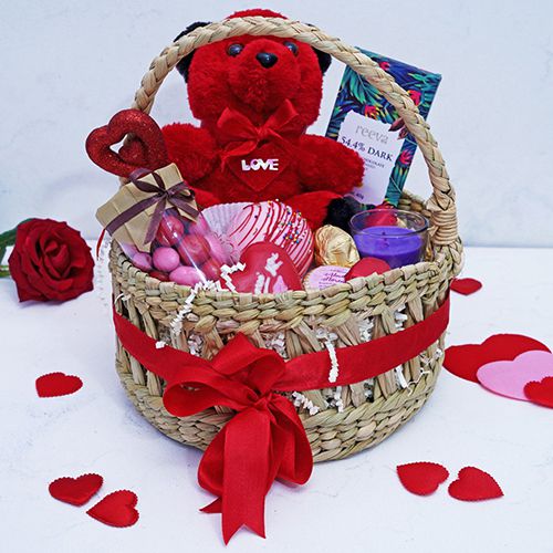 Chocolicious Delights Gift Hamper