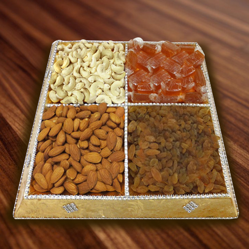 Enticing Gift of Assorted Dry Fruits