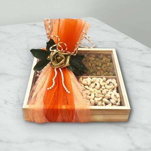Delicious Cashew n Raisins in Gift Box